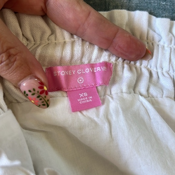 STONEY CLOVER LANE Linen Blend Tiered Mini Skirt with Heart Beads in White | XS - Picture 3 of 6